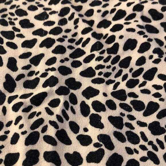 Leopard print shift dress with flutter sleeves 4 - Picture 12 of 14